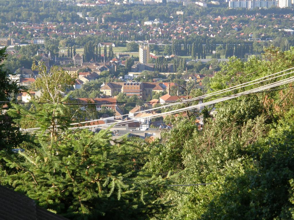 Ferienwohnung Tomi Apartman Pécs Exterior foto